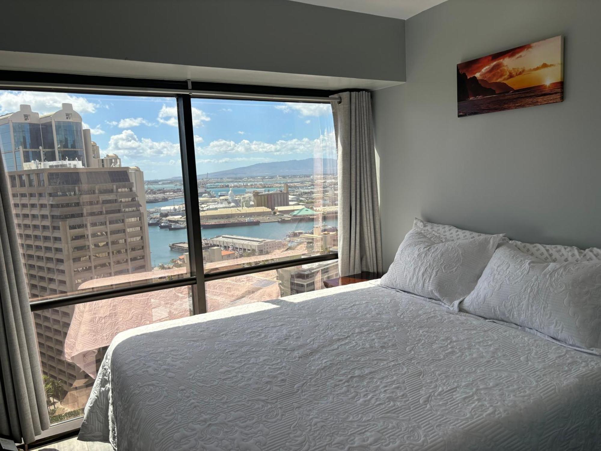 Condotel With Free Parking Wifi Central Ac Honolulu Room photo