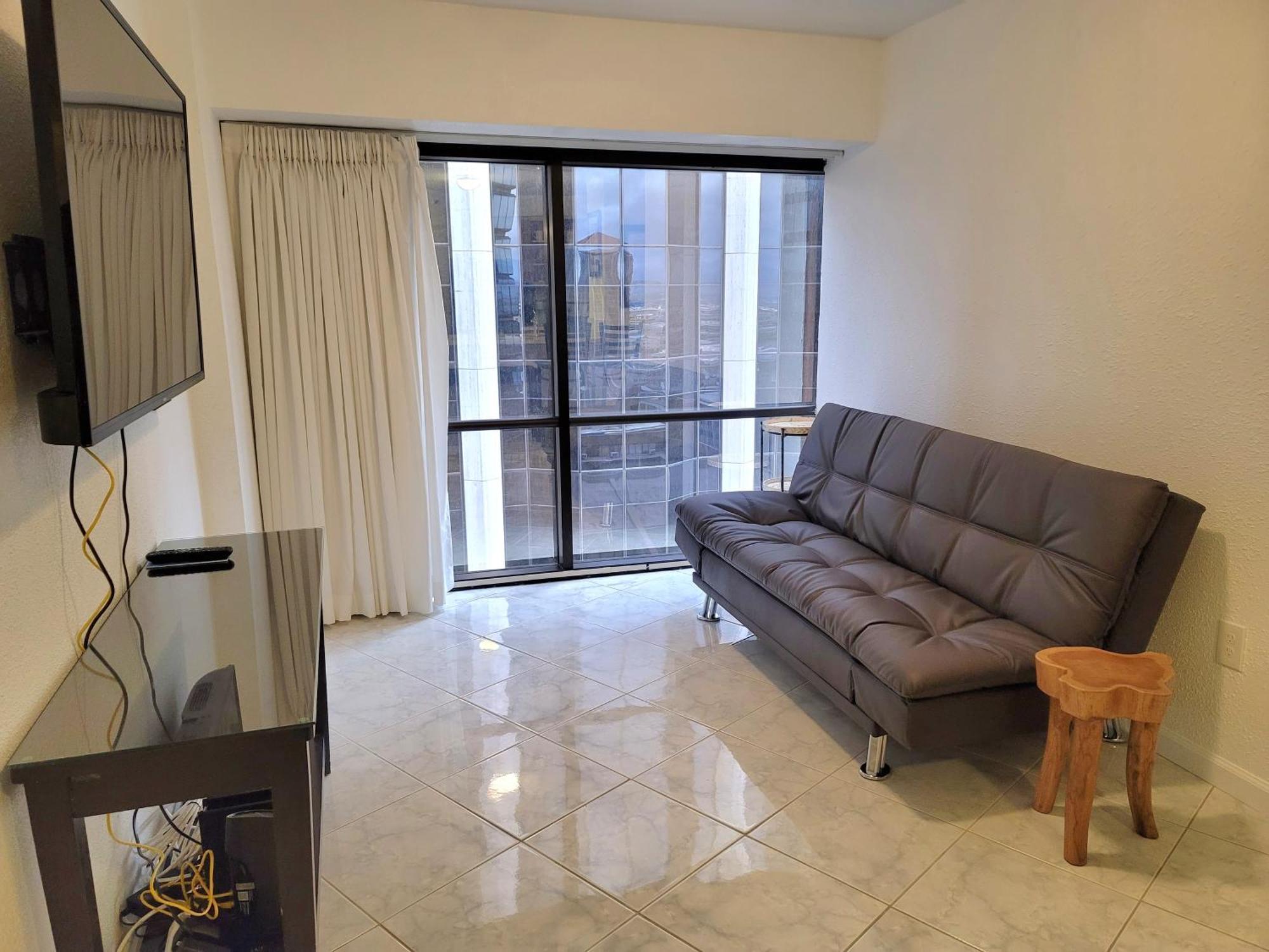 Condotel With Free Parking Wifi Central Ac Honolulu Room photo