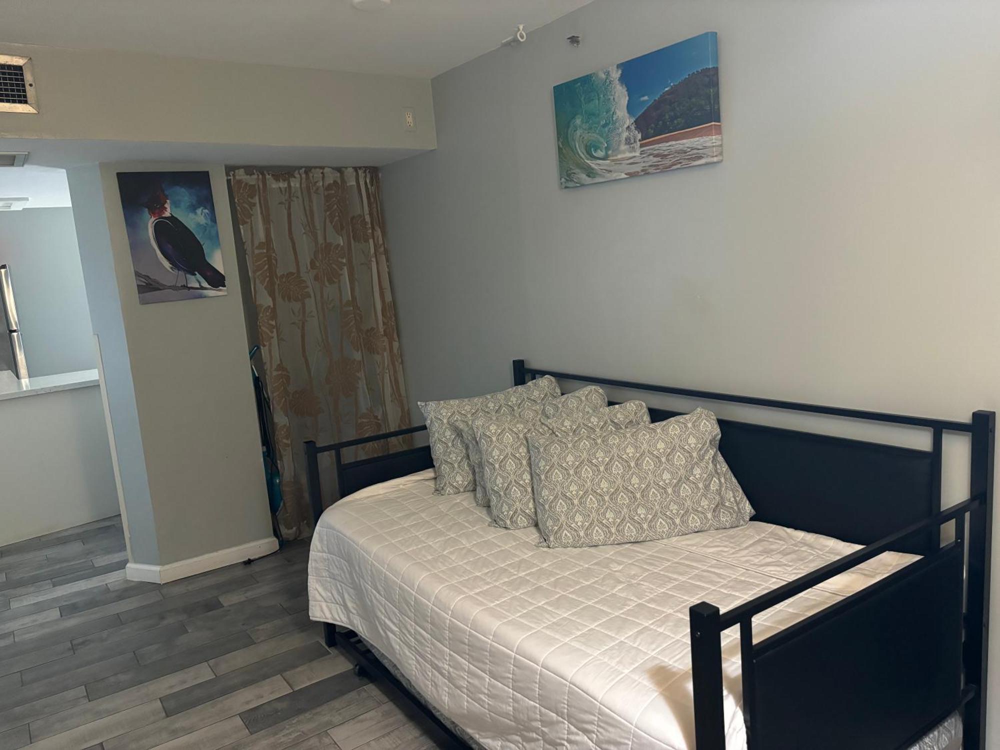 Condotel With Free Parking Wifi Central Ac Honolulu Room photo