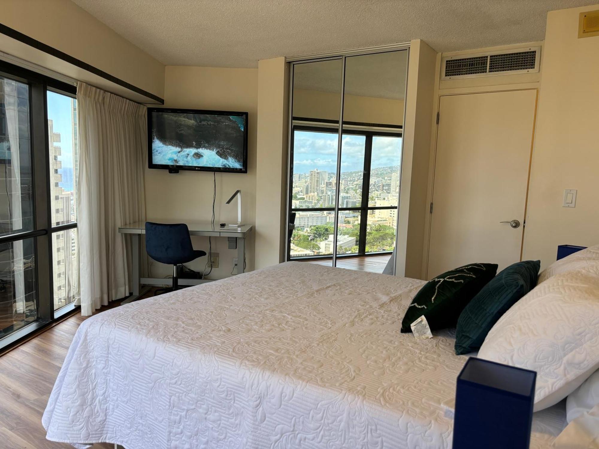 Condotel With Free Parking Wifi Central Ac Honolulu Room photo