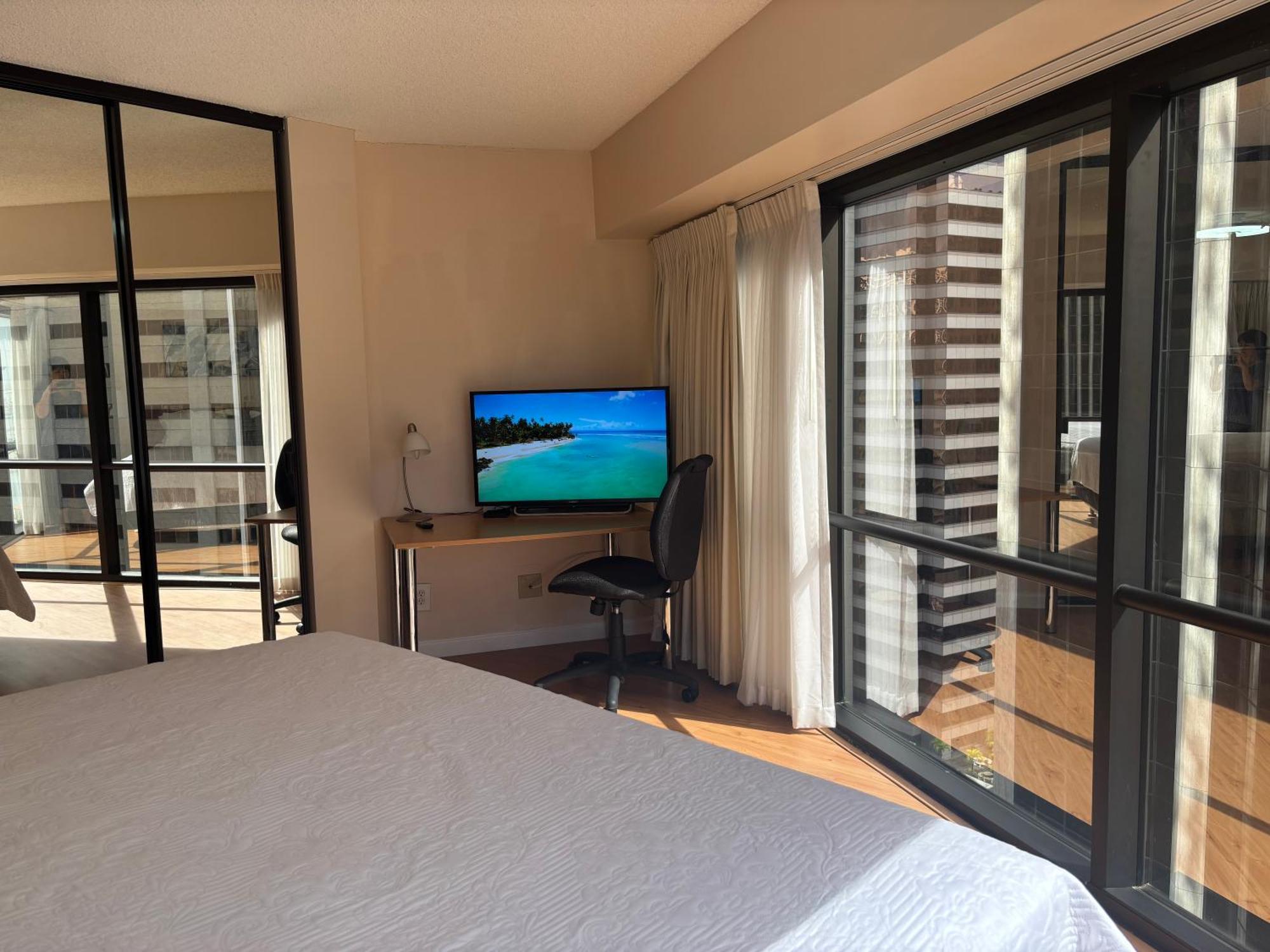 Condotel With Free Parking Wifi Central Ac Honolulu Room photo